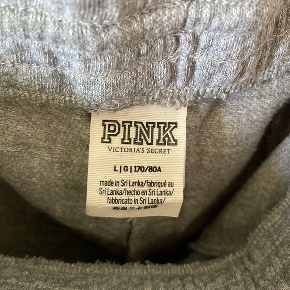 Vs Pink Sweatshorts - Picture 3 of 3